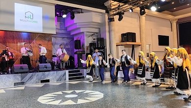 Το MultiHome στον χορό του Μακεδνού: Στήριξη με ουσία στην τοπική παράδοση