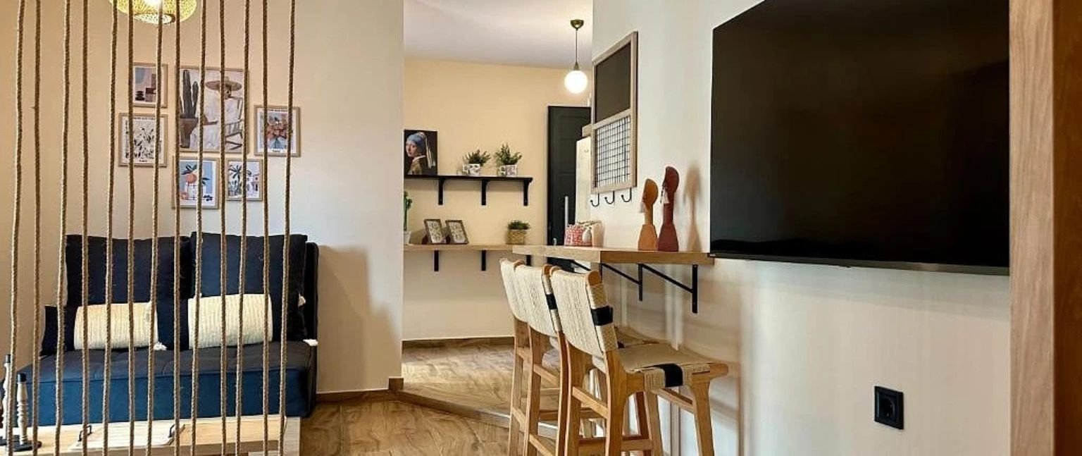 Studio διαμέρισμα με διαχωριστικό σαλονιού και υπνοδωματίου